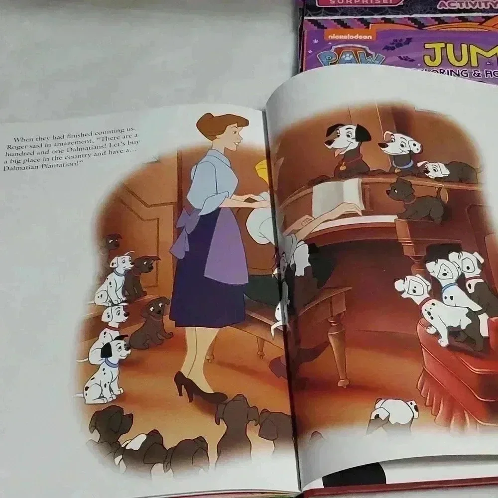 Book 101 Dalmatians +4 coloring books